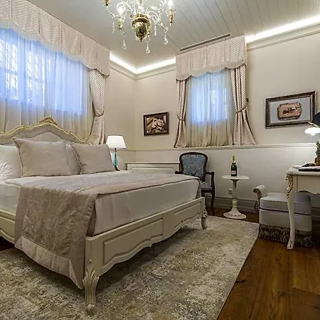 Hotel Cunda Callisto Despot Evi 12 Yas Ve Uezeri 2*