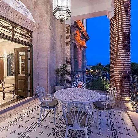 Hotel Cunda Callisto Despot Evi 12 Yas Ve Uezeri Cunda