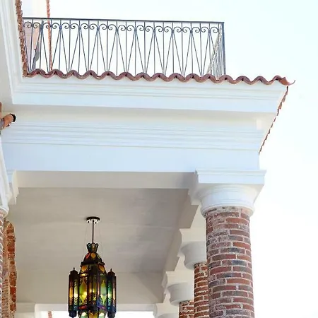 Hotel Cunda Callisto Despot Evi 12 Yas Ve Uezeri Cunda