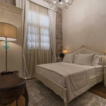 Hotel Cunda Callisto Despot Evi 12 Yas Ve Uezeri Cunda