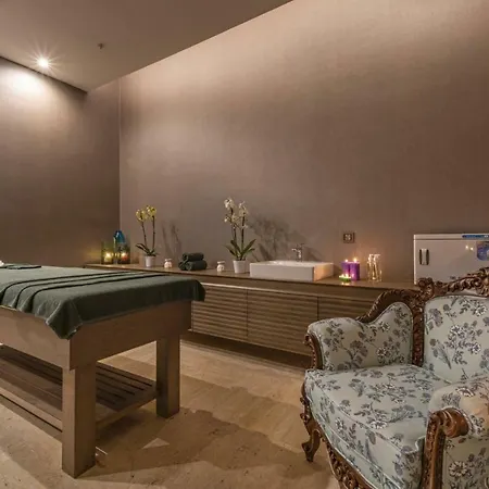 Hotel Cunda Callisto Despot Evi 12 Yas Ve Uezeri Cunda